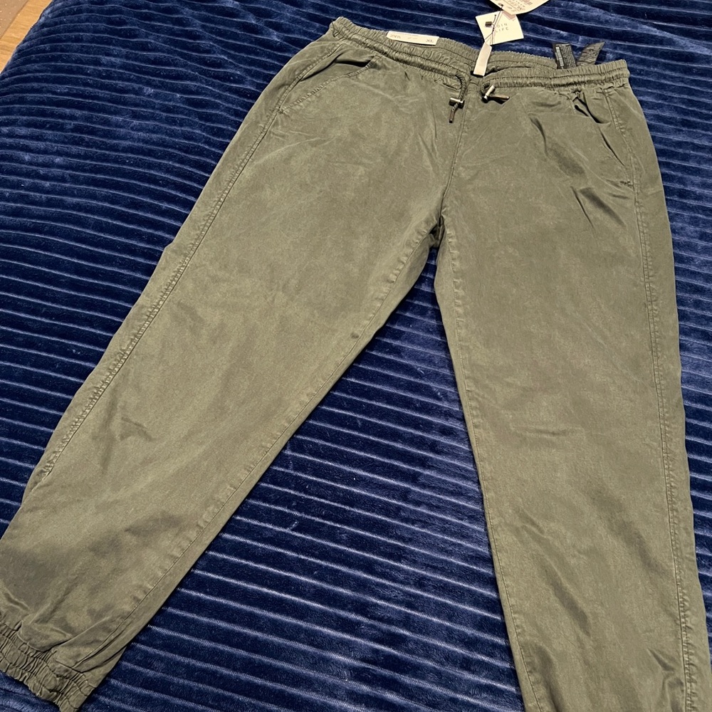 Zara sage green joggers NWT size xl